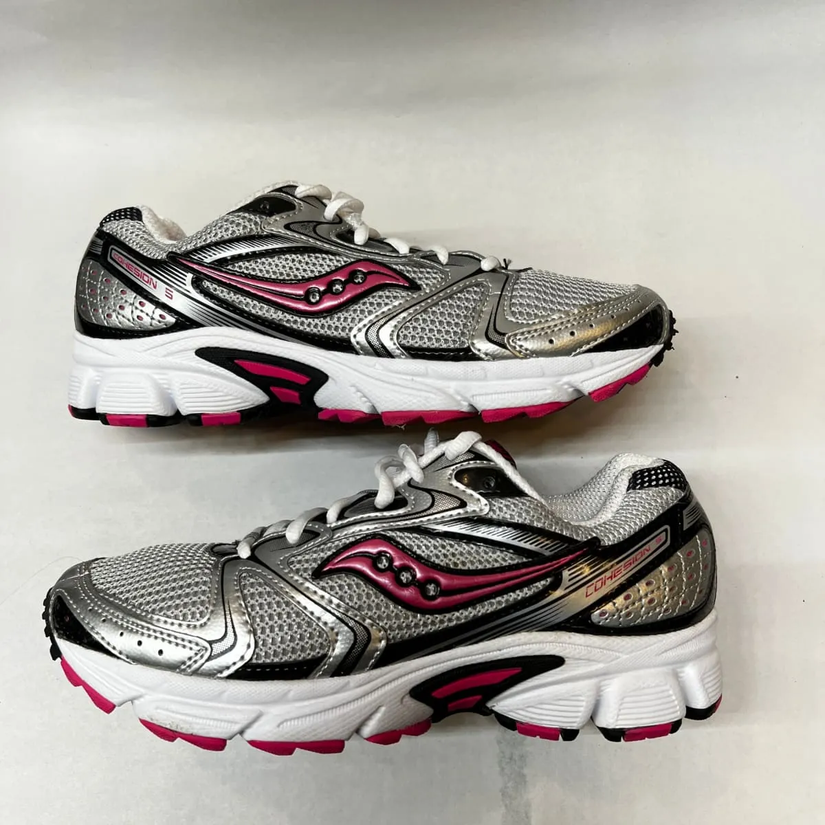 Saucony •Cohesion 5• Running Shoe • Silver/Black/Pink • 7.5 Wide - Preowned